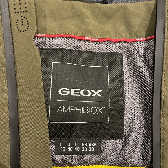Geox men’s jacket.  Excellent condition.  Size 38. - Picture 2 of 5